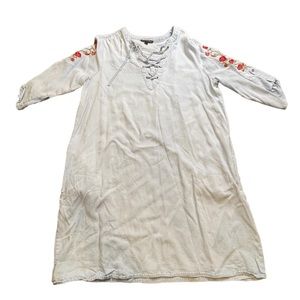 Signature Studio L Women Light denim with embroidered roses down the‎ sleeves
